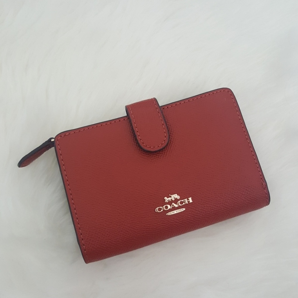 CSGR Leather Med Corner Zip Wallet